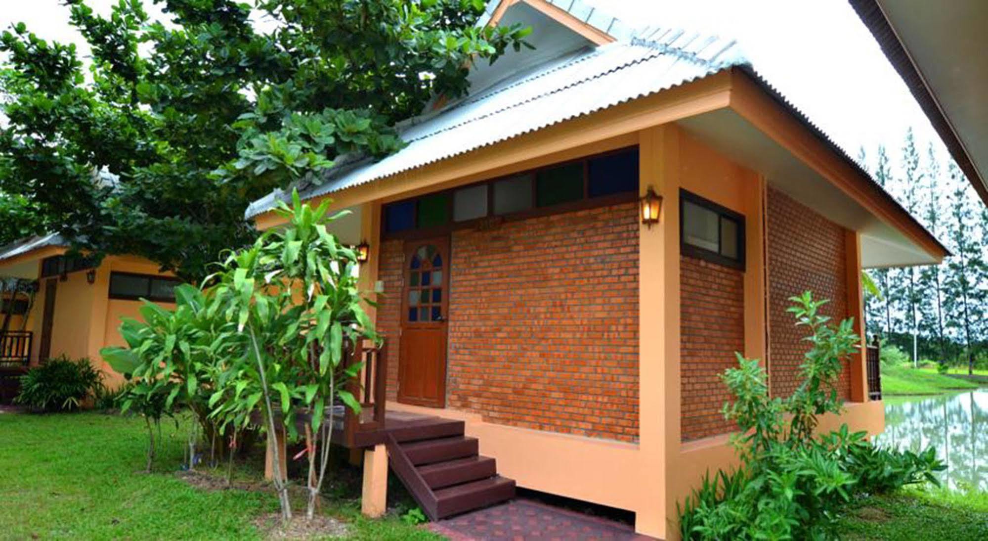 The Grand Jamjuree Resort Lamphun Buitenkant foto