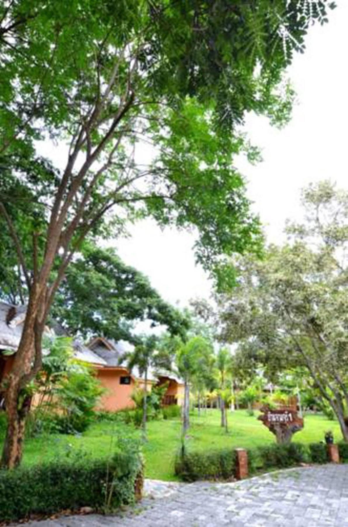 The Grand Jamjuree Resort Lamphun Buitenkant foto