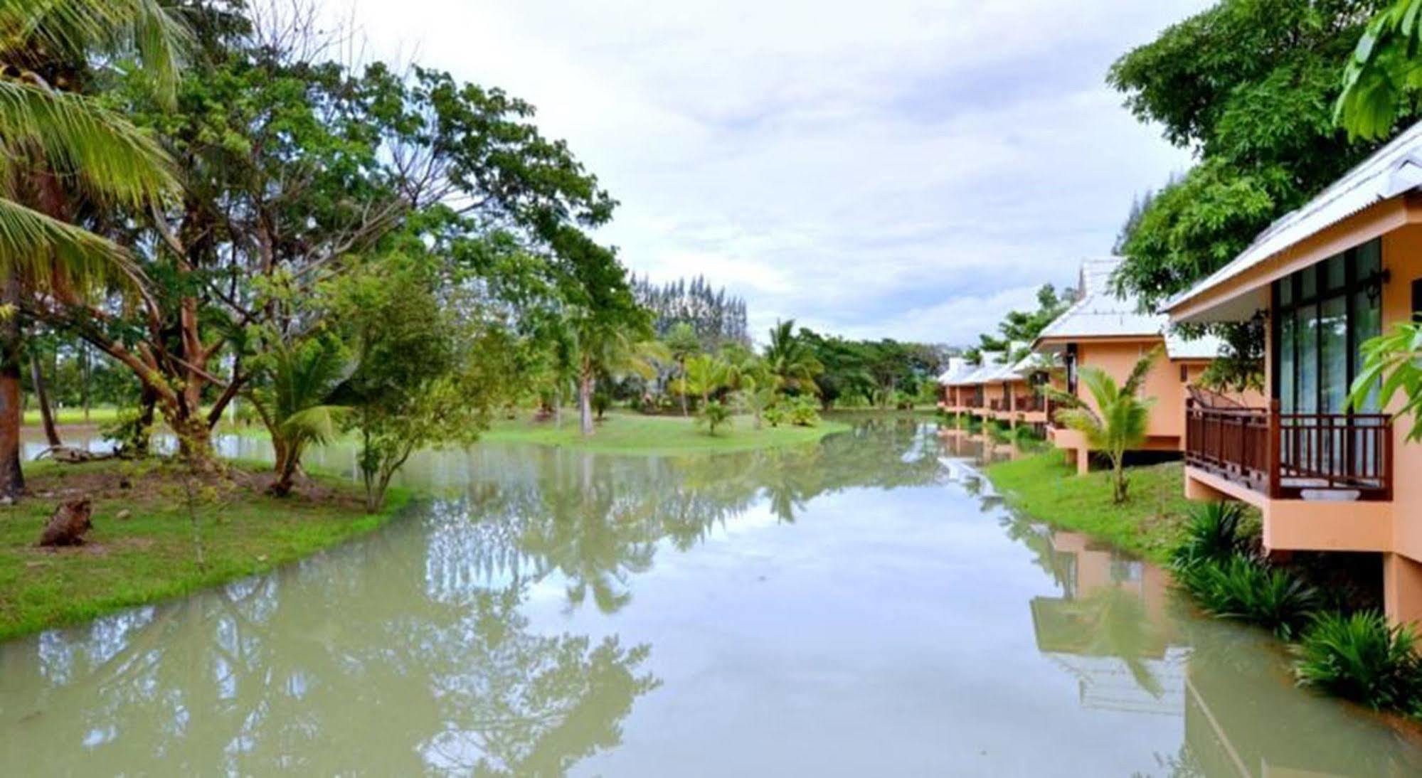 The Grand Jamjuree Resort Lamphun Buitenkant foto